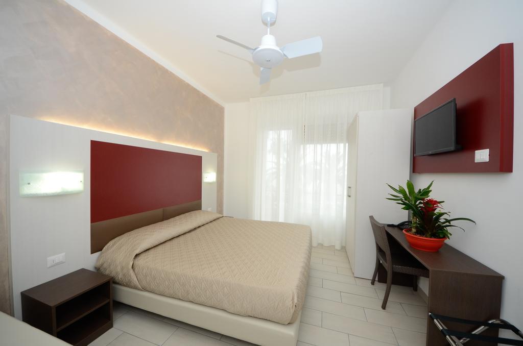 Hotel Lido Mazzini لوانو الغرفة الصورة