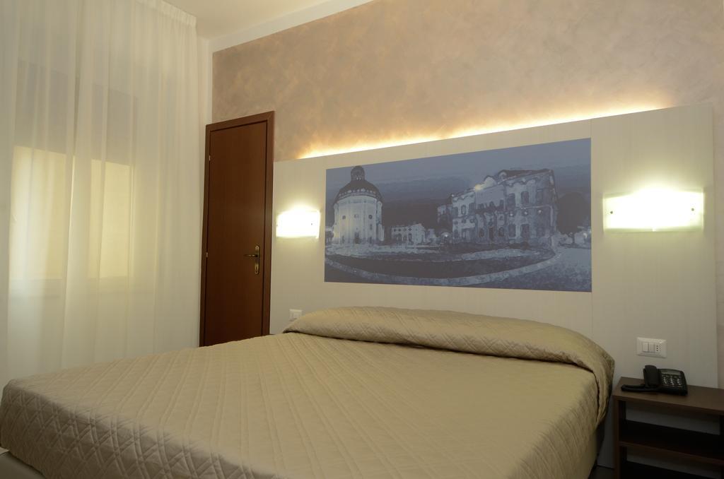 Hotel Lido Mazzini لوانو الغرفة الصورة